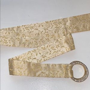 Medium Express Cream Belt with design